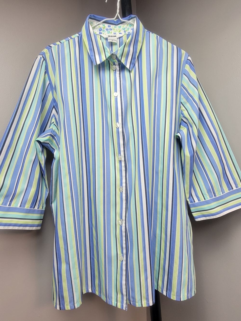 Alia Women Striped Button-Down Shirt White Lime Sky Blue Pastel Multicolor Sz 18